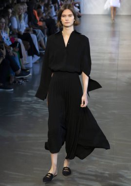 New York, Ny - 06 Eylül 2018: Daniela Kocianova Noor bahar yaz 2019 defile New York moda haftası sırasında tarafından öğle saatlerinde pist yürür