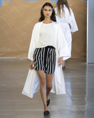 New York, Ny - 06 Eylül 2018: Blanca Padilla altında pist öğlen için prova sırasında Noor bahar yaz 2019 defile New York moda haftası sırasında tarafından yürür