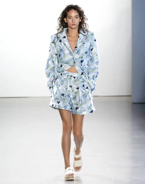 New York Září 2018 Model Procházky Dráha Claudia Jaro Léto — Stock fotografie