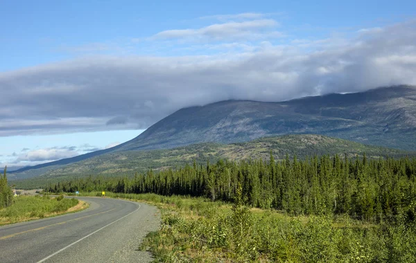 Una Vista Della Alaska Highway Canada Tra Whitehorse Haines Junction — Foto Stock