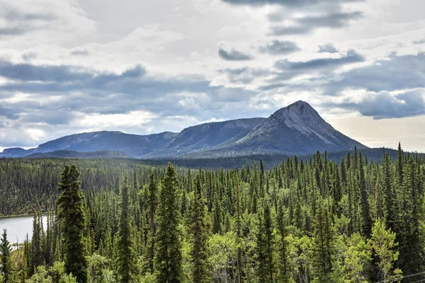 British Columbia, Kanada iyi umut göl alanında bir görünümünü