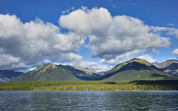 Вид Озеро Кинаси Британской Колумбии Канада — стоковое фото