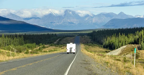 Una Vista Autopista Alaska Canadá Entre Whitehorse Haines Junction —  Fotos de Stock