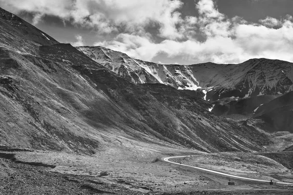 Atigun Passerar Brooks Range Från Dalton Highway Alaska Usa — Stockfoto