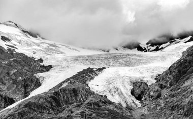 Valdez, Alaska yakınındaki Prince William Sound Worthington buzulun bir görünüm