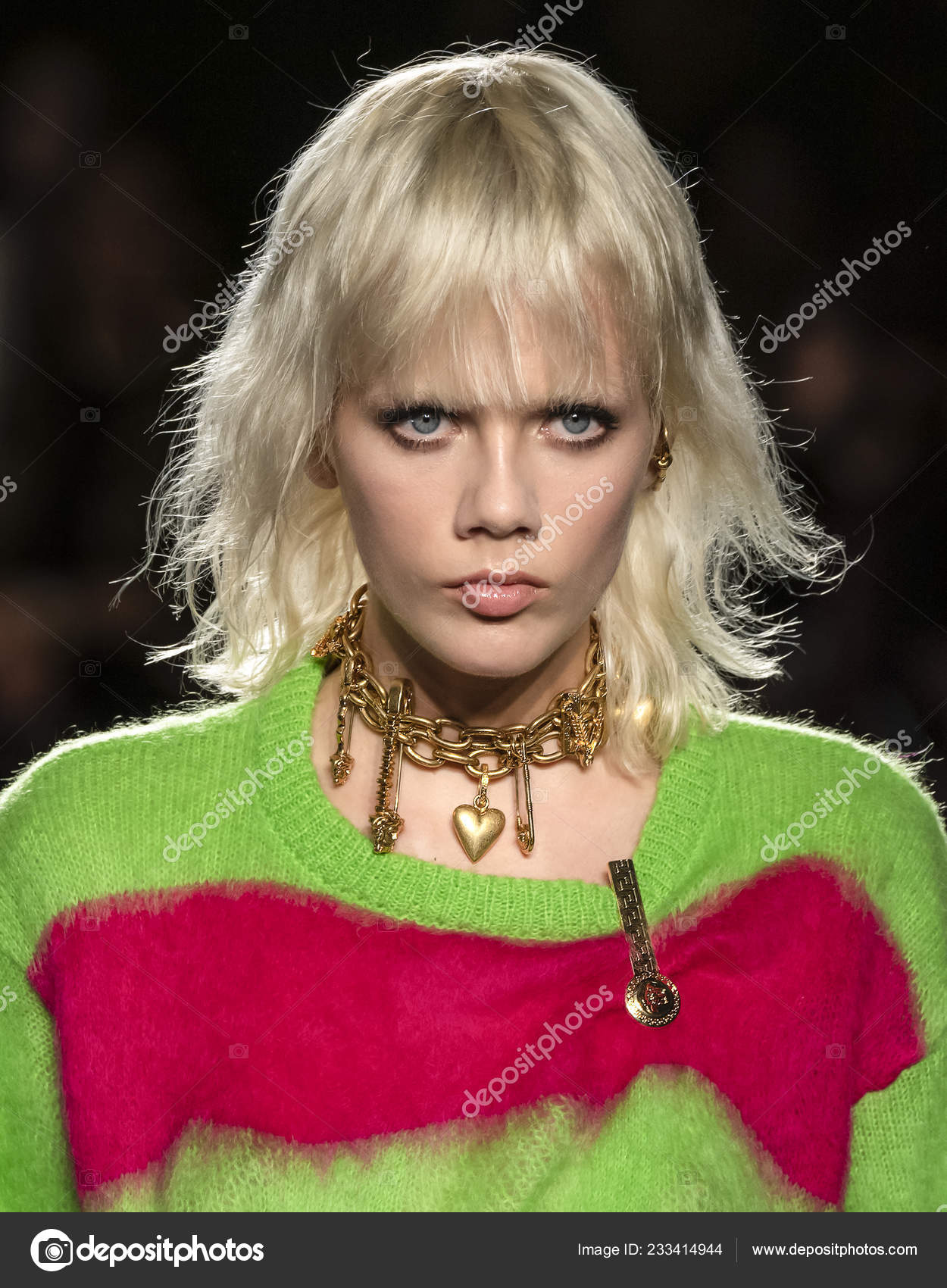 https://st4.depositphotos.com/3444417/23341/i/1600/depositphotos_233414944-stock-photo-new-york-december-2018-marjan.jpg