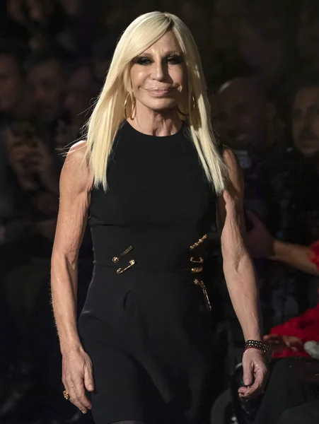 New York December 2018 Donatella Versace Walks Runway Versace Pre — Stock Photo, Image