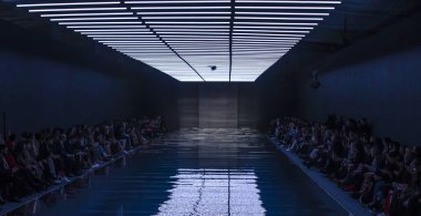 New York, New York - 13 Şubat 2019: Boss sonbahar kış 2019 defile pist için set bir görünüm