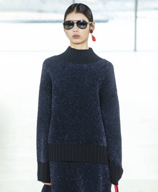 New York, New York - 10 Şubat 2019: manken Tory Burch sonbahar kış 2019 defile pist yürür