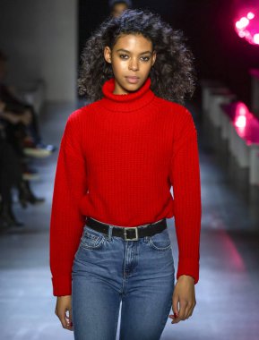 Prova Prabal Gurung 2019 sonbahar kış pist New York'ta göster