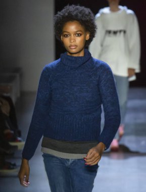 Prova Prabal Gurung 2019 sonbahar kış pist New York'ta göster