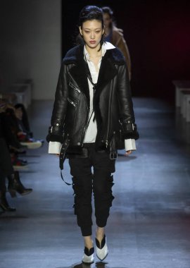 Prova Prabal Gurung 2019 sonbahar kış pist New York'ta göster