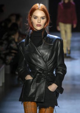 Prova Prabal Gurung 2019 sonbahar kış pist New York'ta göster