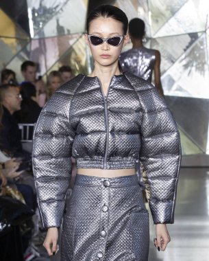 Christian Siriano 2019 sonbahar kış pist Haritayı New York City