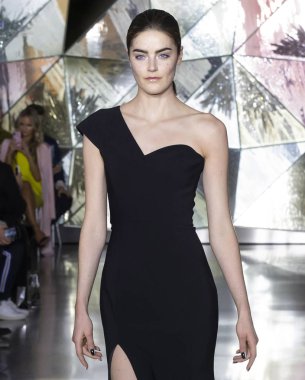 Christian Siriano 2019 sonbahar kış pist Haritayı New York City