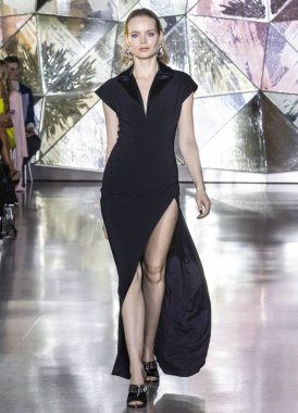 Christian Siriano 2019 sonbahar kış pist Haritayı New York City