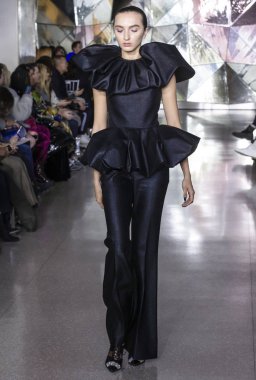 Christian Siriano 2019 sonbahar kış pist Haritayı New York City