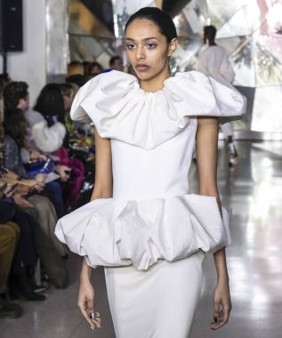 Christian Siriano 2019 sonbahar kış pist Haritayı New York City