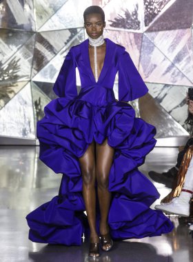 Christian Siriano 2019 sonbahar kış pist Haritayı New York City