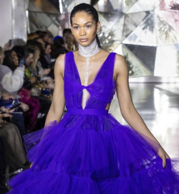 Christian Siriano 2019 sonbahar kış pist Haritayı New York City