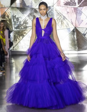 Christian Siriano 2019 sonbahar kış pist Haritayı New York City