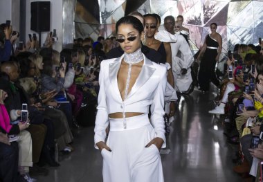 Christian Siriano 2019 sonbahar kış pist Haritayı New York City