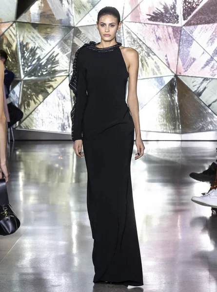 Christian Siriano 2019 Fall Winter Runway Show em Nova York — Fotografia de Stock