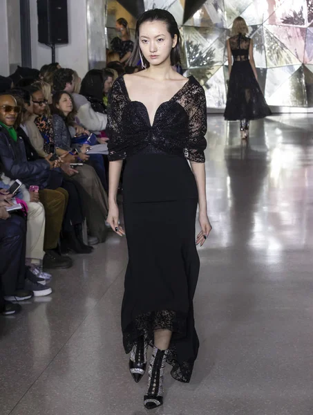 Christian Siriano 2019 Herbst Winter Runway Show in New York City — Stockfoto