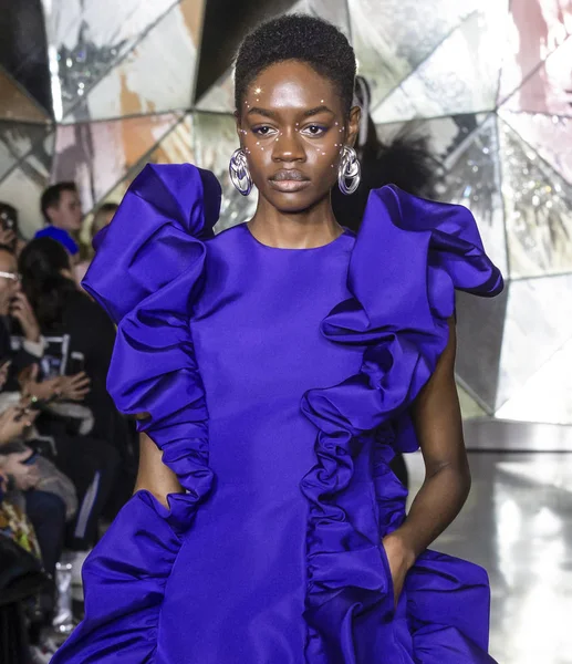 Christian Siriano 2019 Fall Winter Runway Show em Nova York — Fotografia de Stock