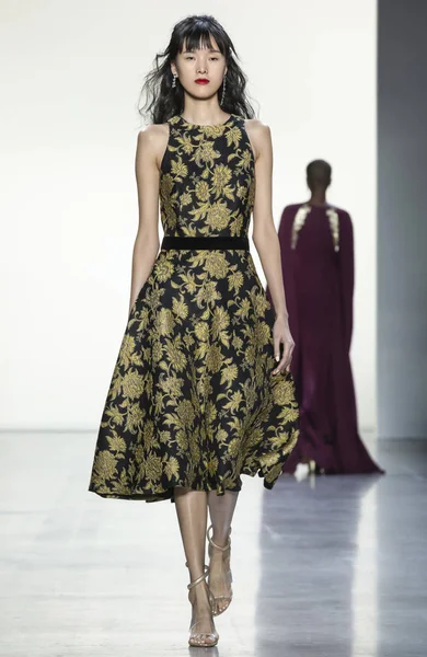 Tadashi Shoji 2019 Fall Winter Runway Show in New York City — Stock Photo, Image