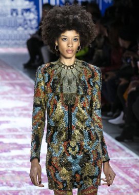 Naeem Khan 2019 sonbahar kış pist göster: New York City bölgesindeki