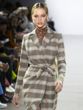 Laquan Smith 2019 sonbahar kış pist Haritayı New York City