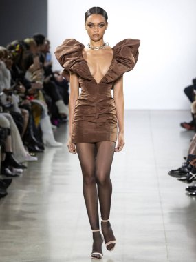 Laquan Smith 2019 sonbahar kış pist Haritayı New York City