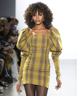 Laquan Smith 2019 sonbahar kış pist Haritayı New York City