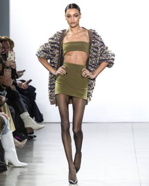 Laquan Smith 2019 sonbahar kış pist Haritayı New York City