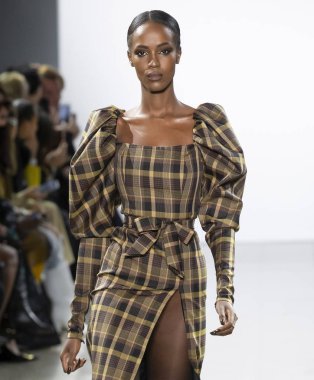 Laquan Smith 2019 sonbahar kış pist Haritayı New York City