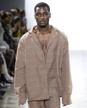 Laquan Smith 2019 sonbahar kış pist Haritayı New York City