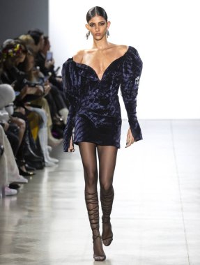 Laquan Smith 2019 sonbahar kış pist Haritayı New York City