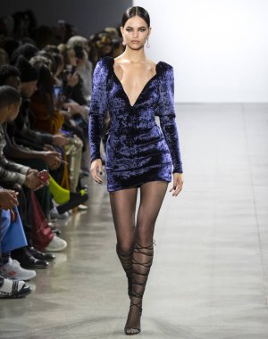 Laquan Smith 2019 sonbahar kış pist Haritayı New York City