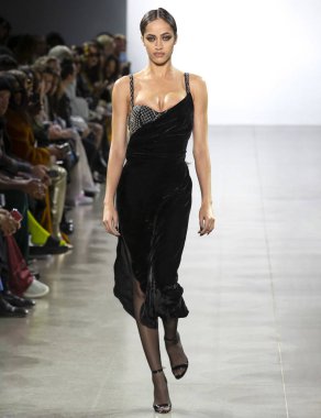 Laquan Smith 2019 sonbahar kış pist Haritayı New York City