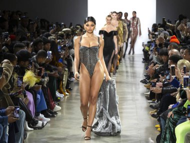 Laquan Smith 2019 sonbahar kış pist Haritayı New York City