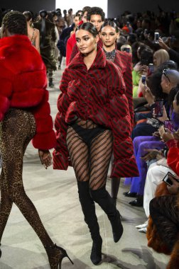 Laquan Smith 2019 sonbahar kış pist Haritayı New York City