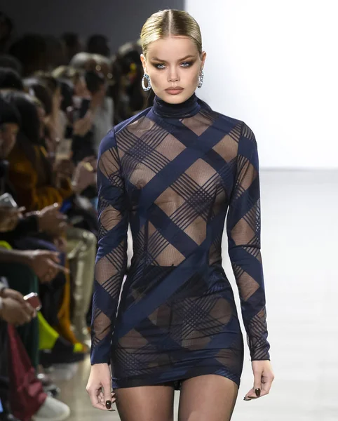 LaQuan Smith 2019 Otoño Invierno Pasarela Show en la ciudad de Nueva York — Foto de Stock