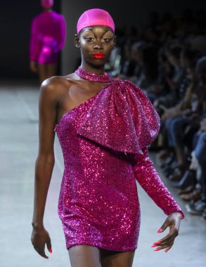 Christian Cowan 2019 sonbahar kış pist göster: New York City bölgesindeki