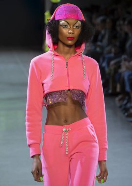 Christian Cowan 2019 sonbahar kış pist göster: New York City bölgesindeki