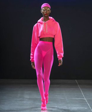 Christian Cowan 2019 sonbahar kış pist göster: New York City bölgesindeki