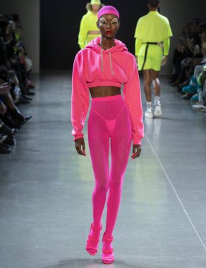 Christian Cowan 2019 sonbahar kış pist göster: New York City bölgesindeki