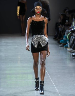 Christian Cowan 2019 sonbahar kış pist göster: New York City bölgesindeki