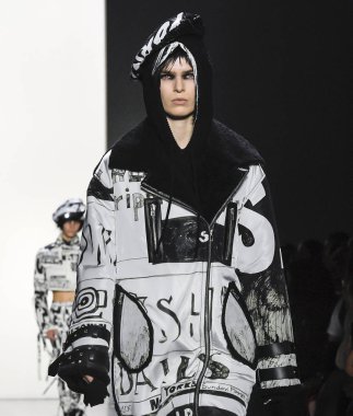 Jeremy Scott 2019 sonbahar kış pist Haritayı New York City