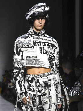 Jeremy Scott 2019 sonbahar kış pist Haritayı New York City